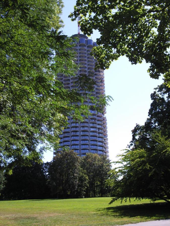 Augsburg Hotelturm Екстер'єр фото